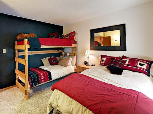 Creekside Townhouse #300