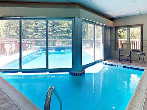 Creekside Townhouse #300