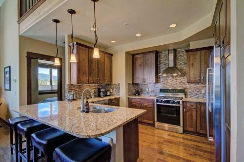 B201 Watertower Place Townhouse