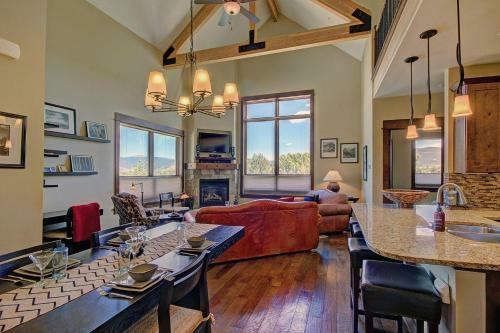 B201 Watertower Place Townhouse