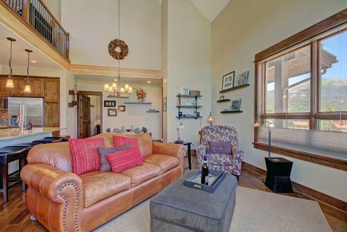 B201 Watertower Place Townhouse