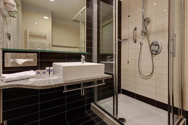 Hotel Holiday Inn East