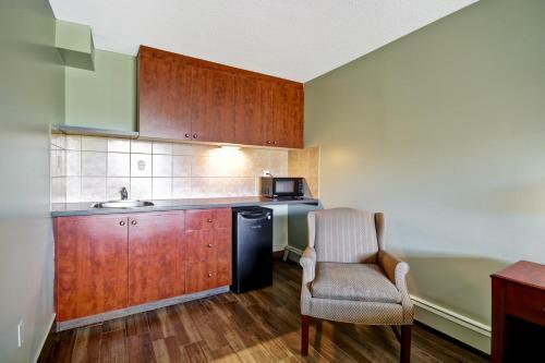 Motel Canada's Best Value Inn Burlington
