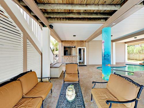 16634 Jamaica Cove Rd Home