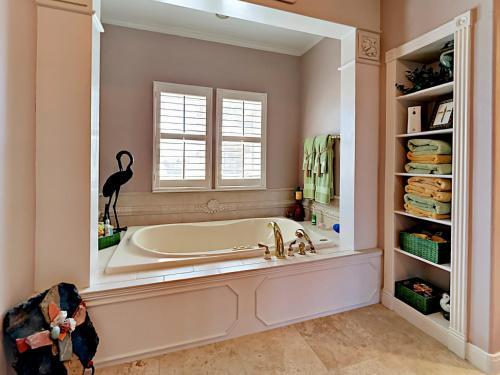16634 Jamaica Cove Rd Home