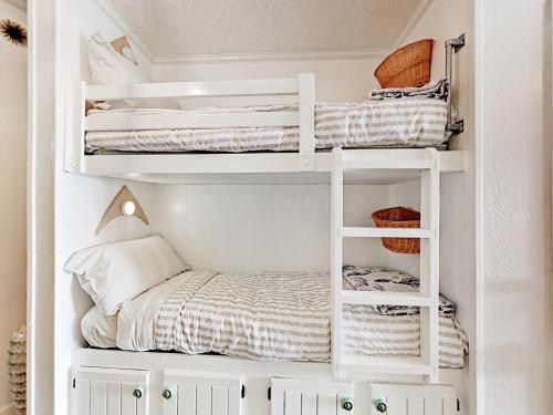 6102 Seawall Blvd Cottage Unit 268