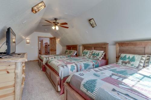 Lodge With Beach Access
