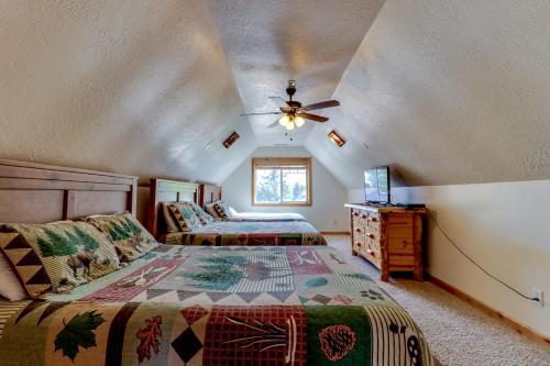Lodge With Beach Access