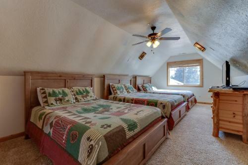 Lodge With Beach Access