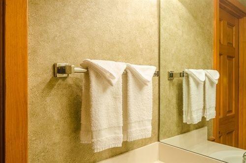 Apartamento Yellowstone Condos & Suites