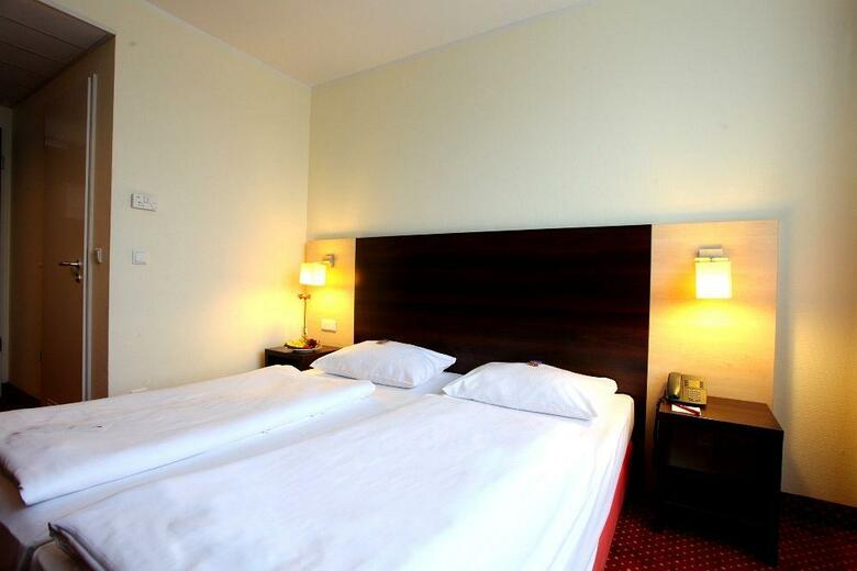 Hotel Azimut Berlin City South