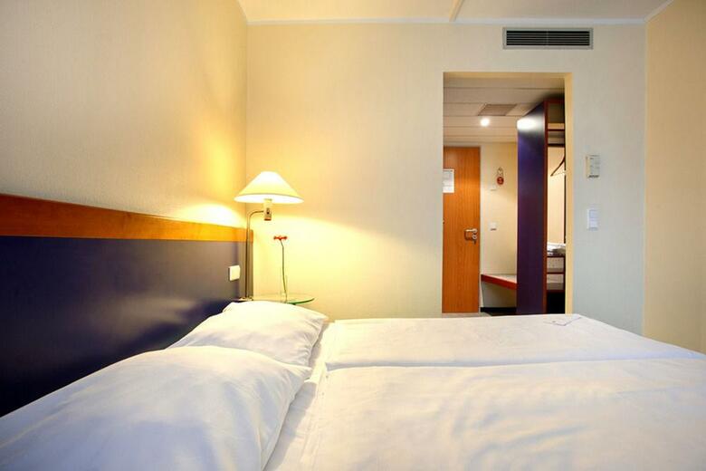 Hotel Azimut Berlin City South