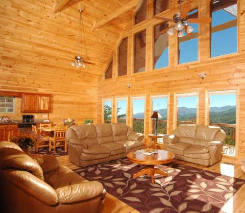 Redneck Ritz #724 - Seven Bedroom Cabin
