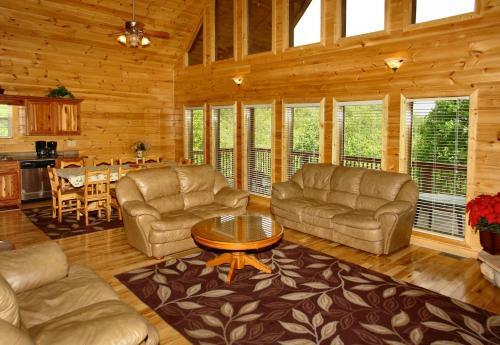 Redneck Ritz #724 - Seven Bedroom Cabin