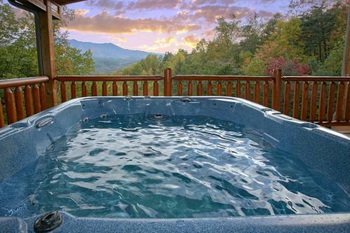 Splash Mansion #500 - Five Bedroom Cabin