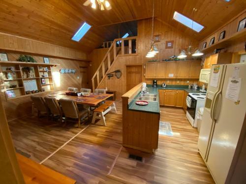Mountain View Lodge 5 Bedroom Cabin