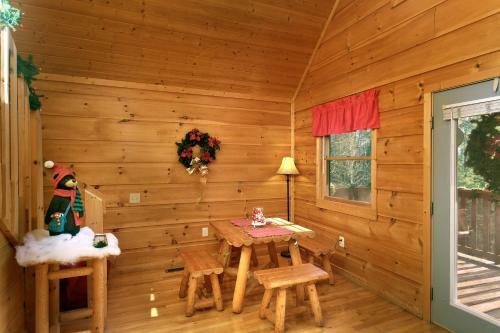 Always Misbehavin #1412 - One Bedroom Cabin