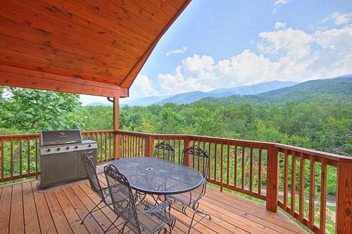 Whispering Creek Holiday Home