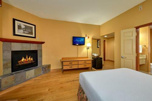 Hotel Bearskin Lodge On The River