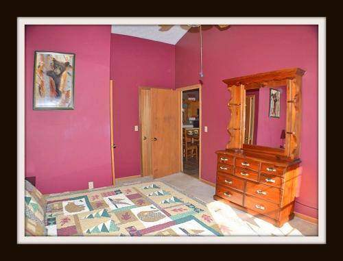 Rast Court Cabin 1016