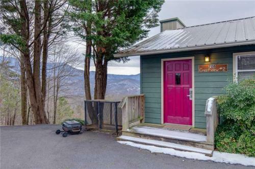 Crestview, 2 Bedrooms, Mountain View, Wifi, Hot Tub, Sleeps 4