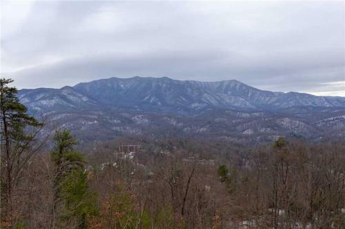 Crestview, 2 Bedrooms, Mountain View, Wifi, Hot Tub, Sleeps 4