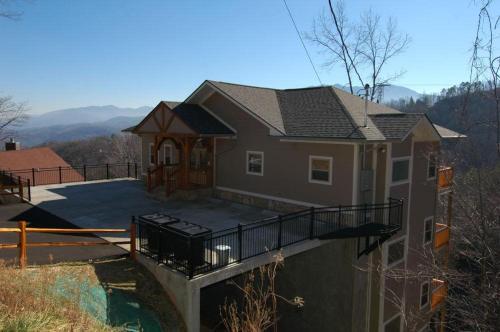 1229 Golden Oak Lodge