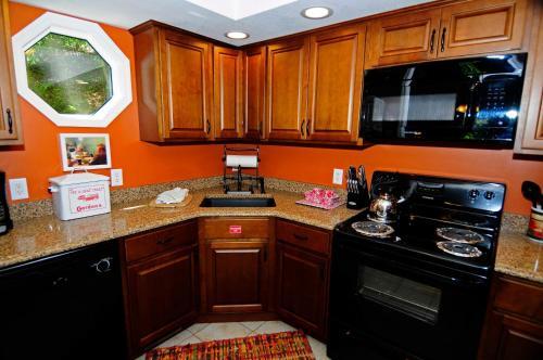 1110 Antler Hill