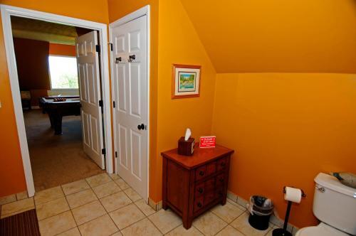 1110 Antler Hill