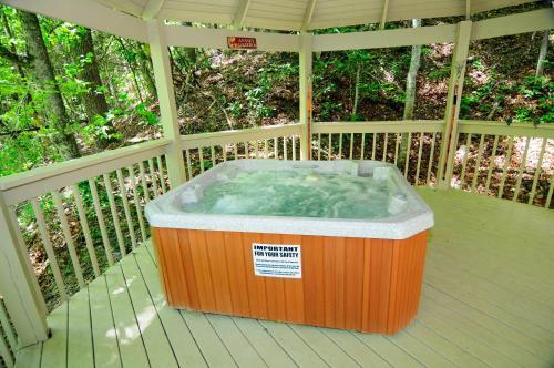 1110 Antler Hill