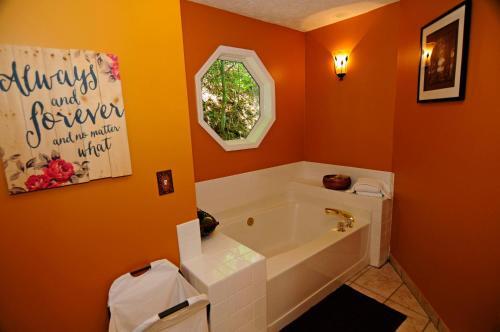 1110 Antler Hill