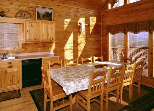 Awesome Views #701 - Six Bedroom Cabin