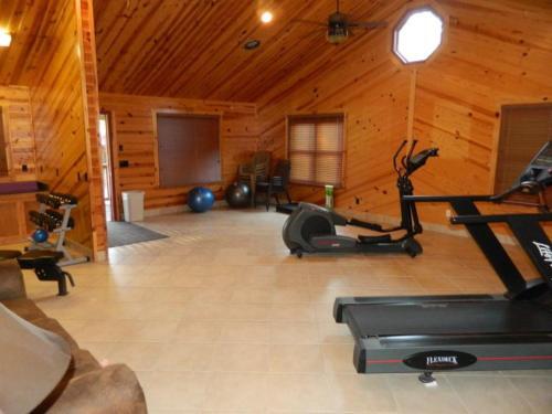 White Oak Lodge And Resort Three Bedroom Cabin #209