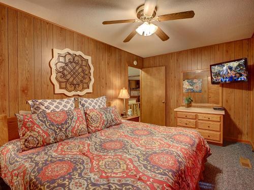 Silver Maple Chalet Chalet