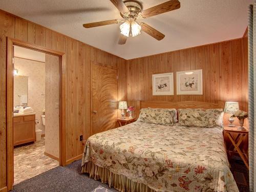 Silver Maple Chalet Chalet