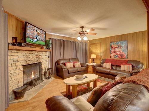 Silver Maple Chalet Chalet