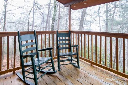 Bearadise, 1 Bedroom, Pool Table, Wifi, Hot Tub, Sleeps 2