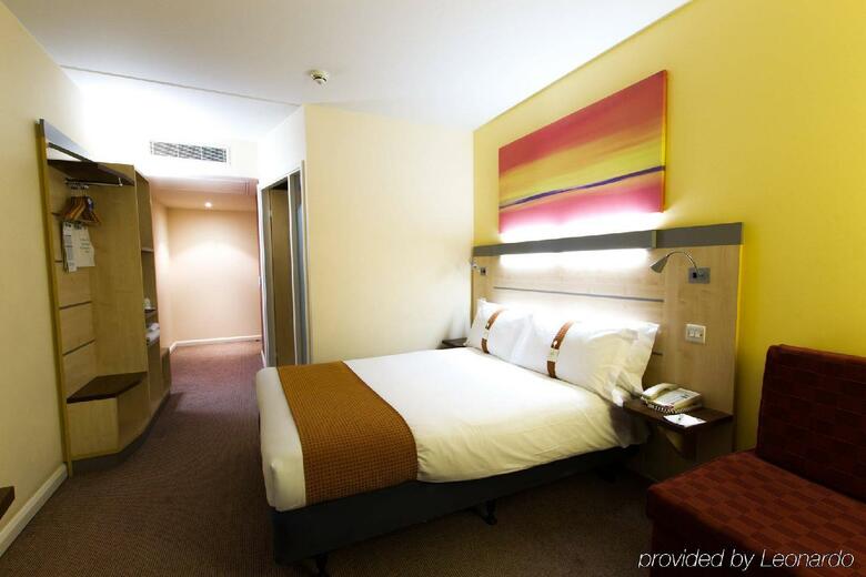 Hotel Holiday Inn Express Watford Junction