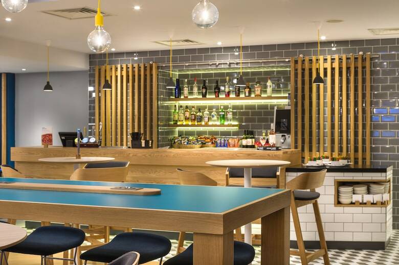 Hotel Holiday Inn Express Watford Junction