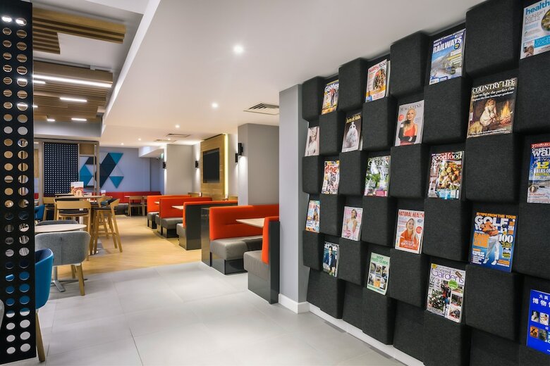Hotel Holiday Inn Express Watford Junction