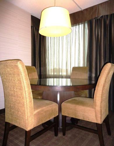 Hotel Cambridge Suites