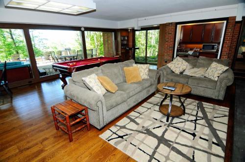 1163 The Breezeway