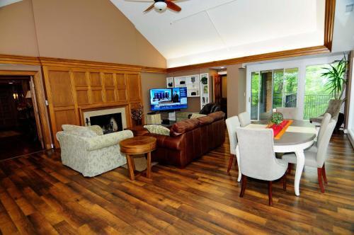 1163 The Breezeway