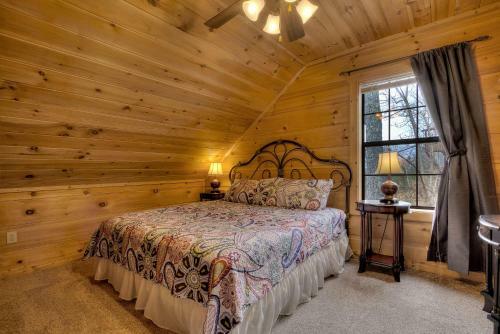 Above It All #446 - Four Bedroom Cabin