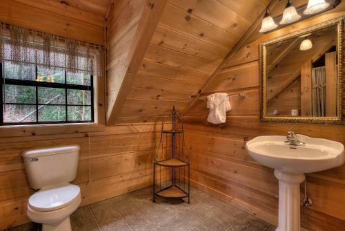 Above It All #446 - Four Bedroom Cabin