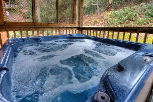Above It All #446 - Four Bedroom Cabin