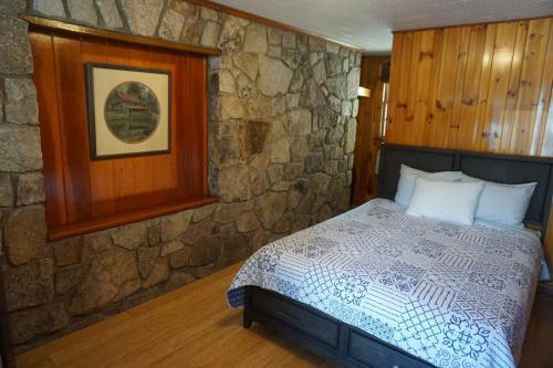 Marshall's Creek Rest Motel