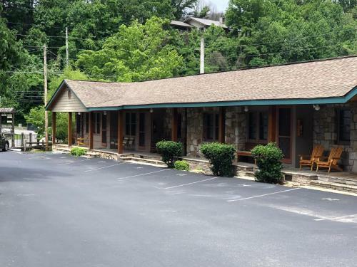Marshall's Creek Rest Motel