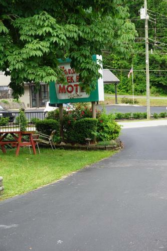 Marshall's Creek Rest Motel