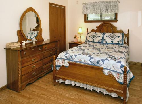 River Dream #466 - Two Bedroom Cabin